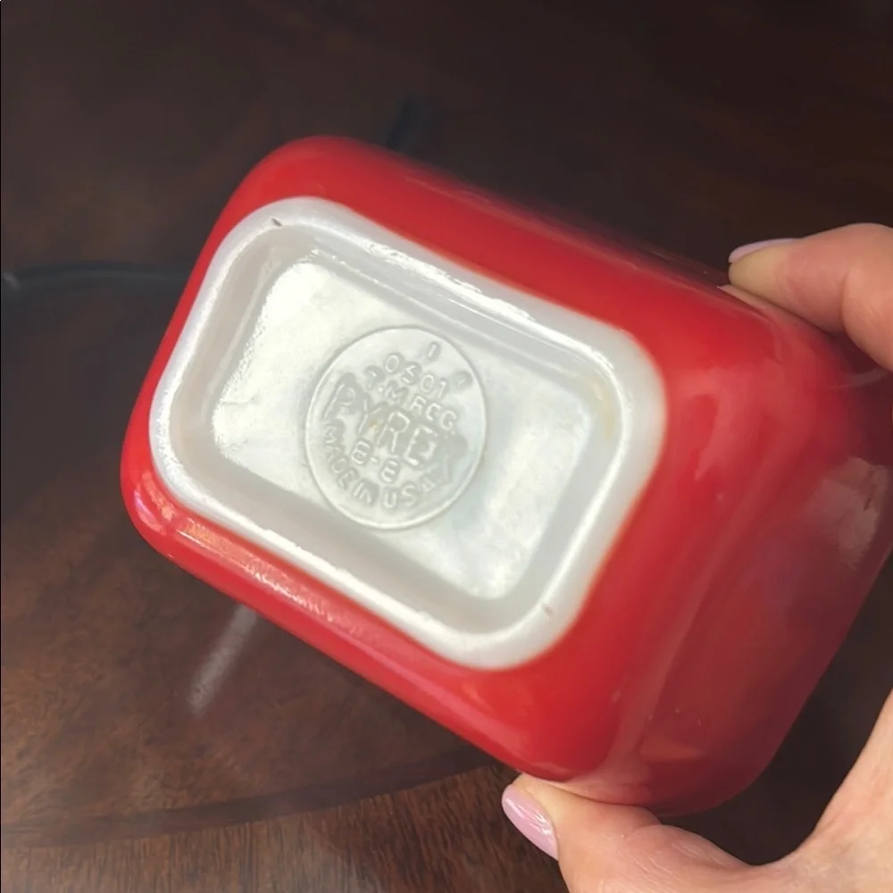Red Pyrex 501 small baking dish - Picture 5 of 5